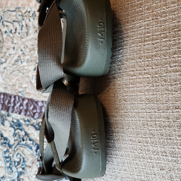 Chakos - Picture 3 of 3